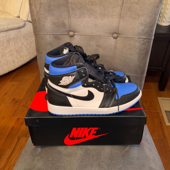 Men’s NIB NEW Nike Air Jordan1 Retro Hi OG Royal Toe Sneakers Size USA 10 - Picture 3 of 7